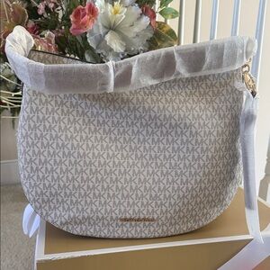 Michael Kors Brooke Hobo Shouder Purses Brand New Authentic 15x12